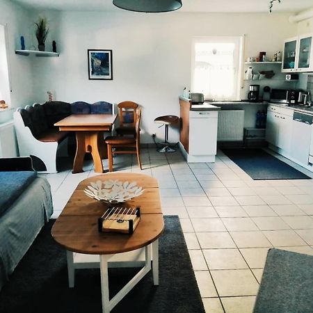 Appartamento 76 Qm Whg Im Eg Haus-Wohlfuehloase Vor Der Haustuer Gladenbach Esterno foto